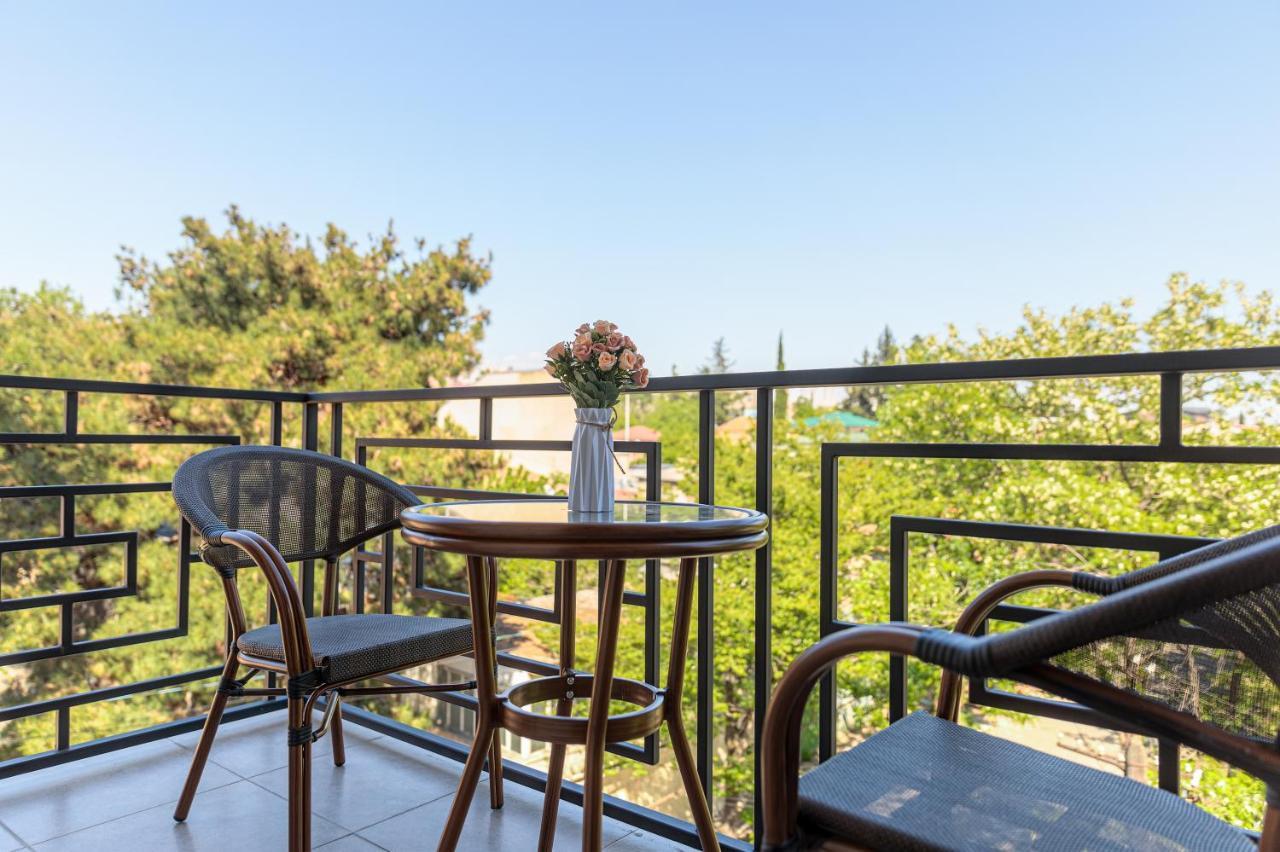 Vinum Hotel Тбилиси Экстерьер фото