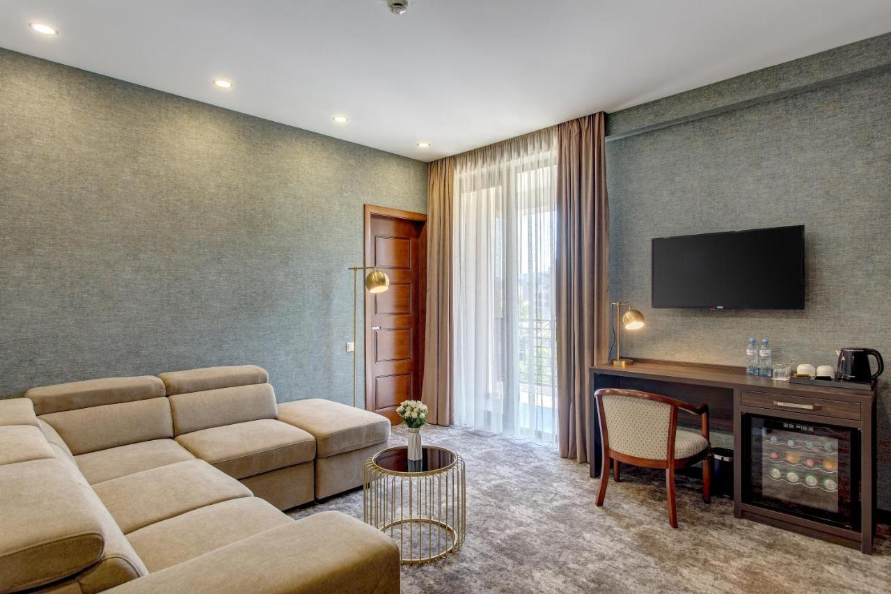 Vinum Hotel Тбилиси Экстерьер фото