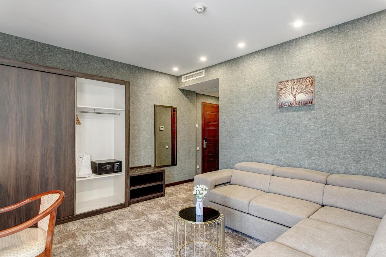 Vinum Hotel Тбилиси Экстерьер фото